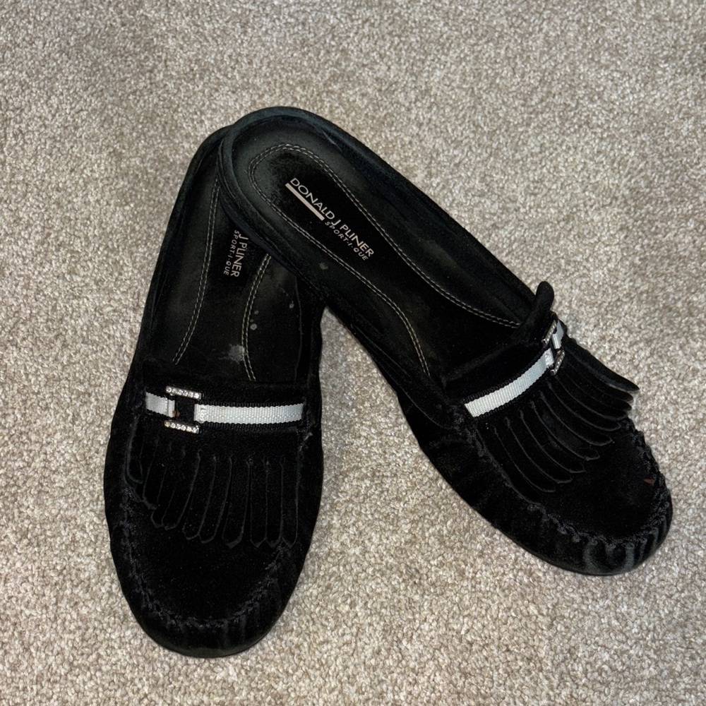 Donald J Pliner“Tanya” suede sporty slide size 8 EUC